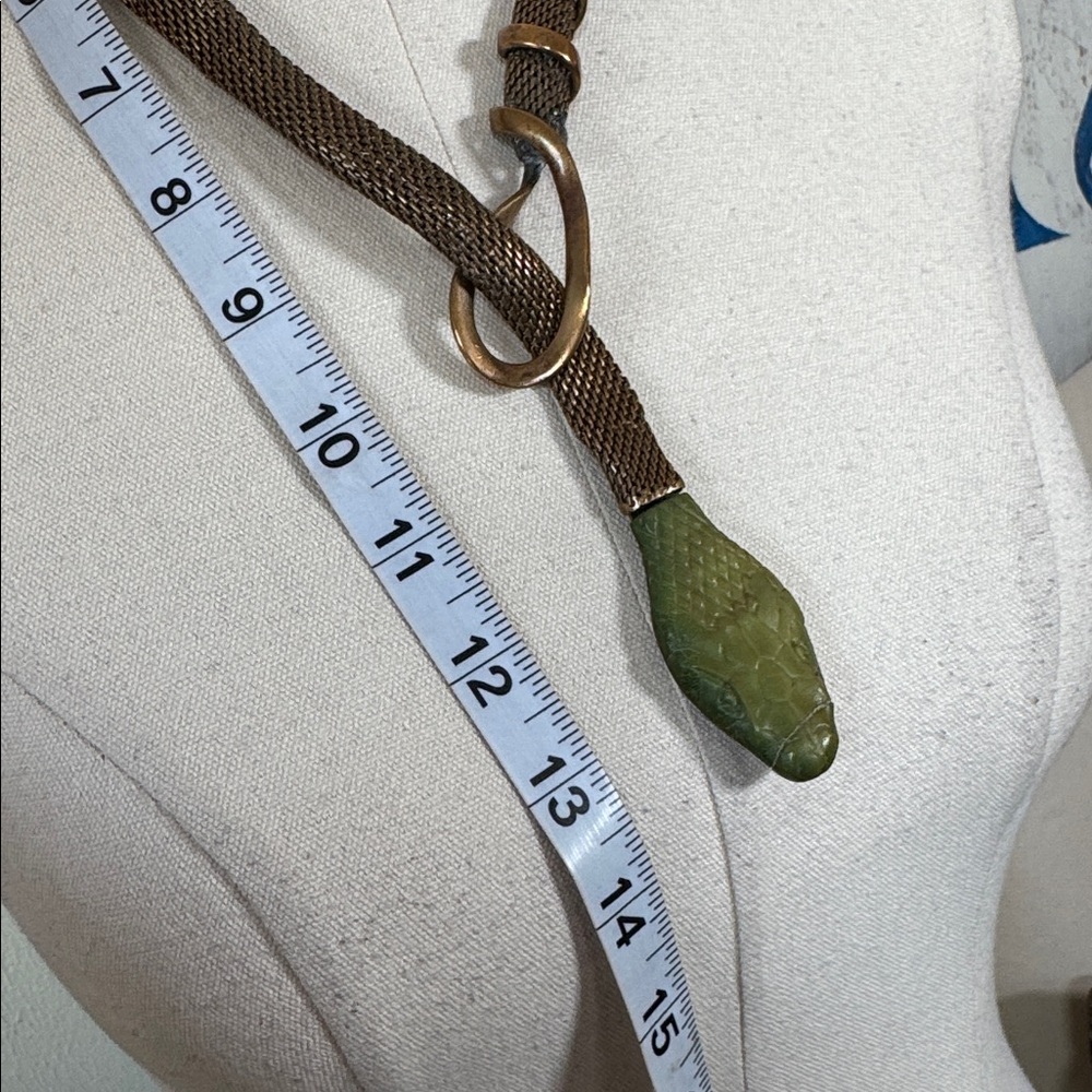 Vintage 50s-70s era bronze snake necklace faux jade - Picture 8 of 8